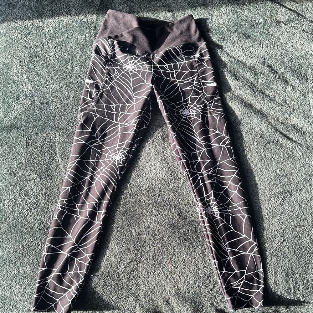 Black widow yoga athletic leggings